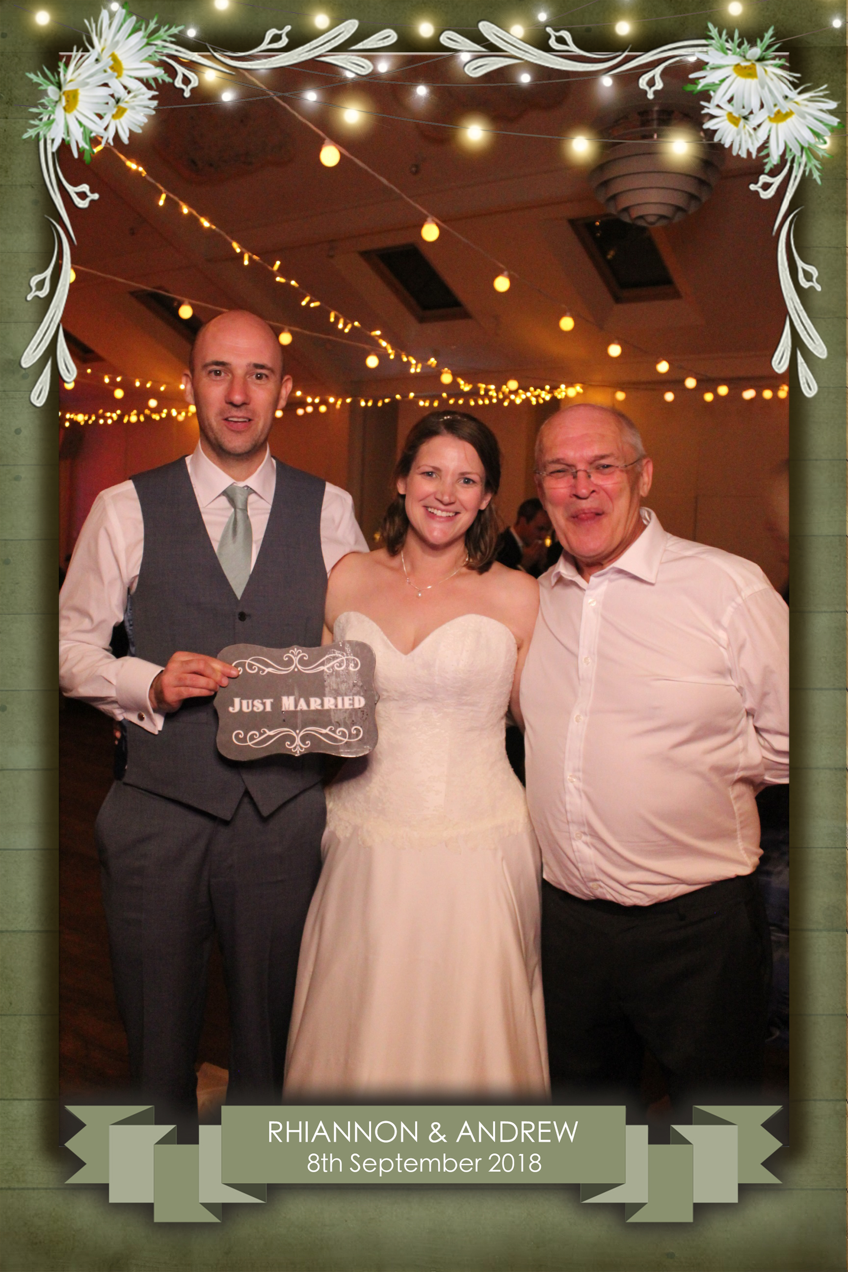 Rhiannon & Andrew's Wedding | View more photos from the event at images.mobile-photo-booth.com/u/MobilePhotoBoothUK/Rhiannon-Andrews-Wedding